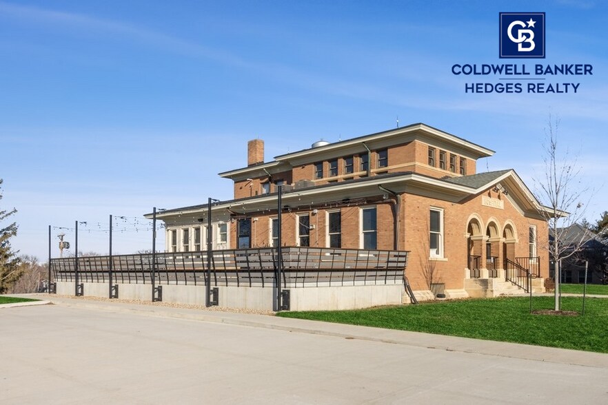 More Photos Of 916 W 9th St, Vinton Specialty For Sale