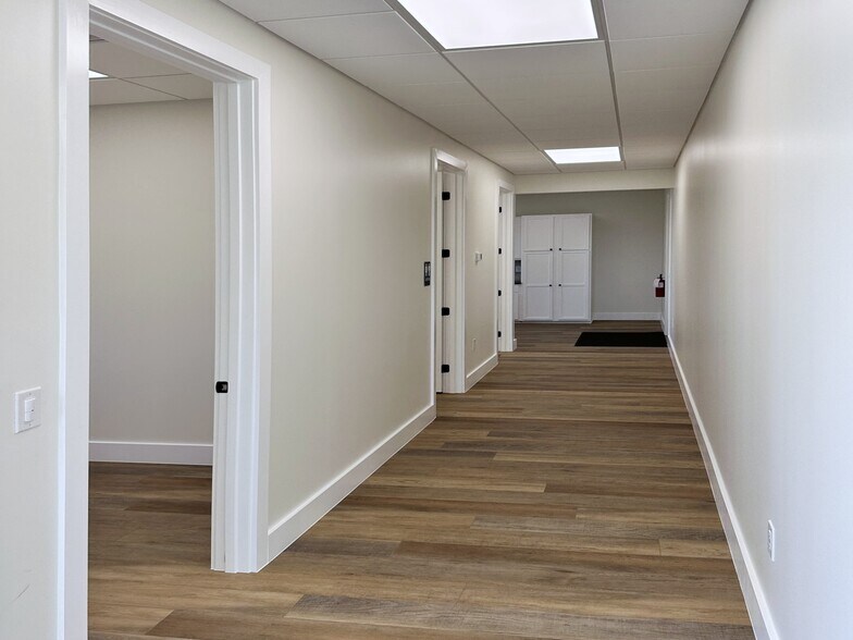 More Photos Of 1704 Westair, Gainesville Warehouse For Lease