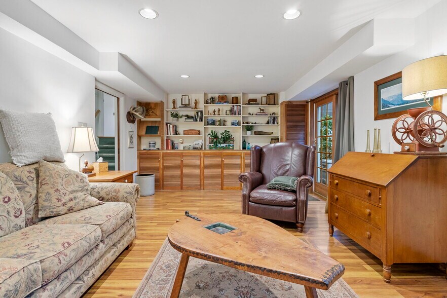 More Photos Of 6 Arbor Dr, Glens Falls Office For Sale