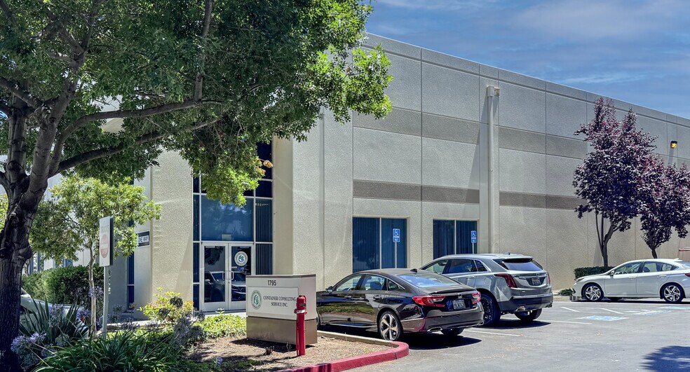 Primary Photo Of 1745-1795 Atlantic St, Union City Warehouse For Lease