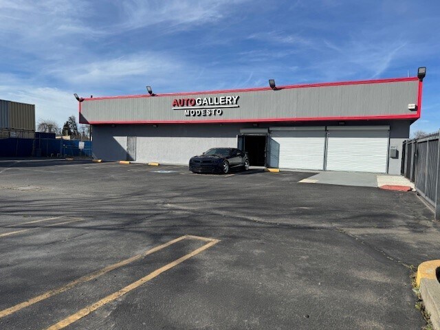 Primary Photo Of 2517 Yosemite Blvd, Modesto Freestanding For Sale