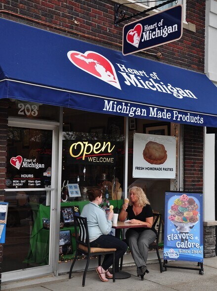 More Photos Of 203 W Grand River Ave, Howell Storefront Retail Office For Sale