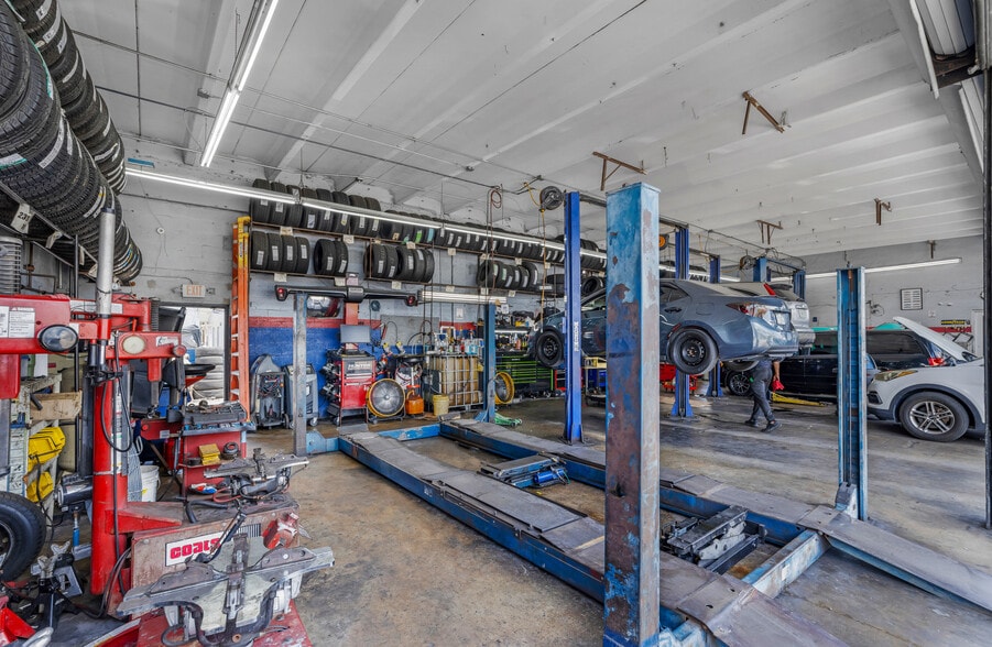 More Photos Of 8765 SW 40th St, Miami Industrial For Sale