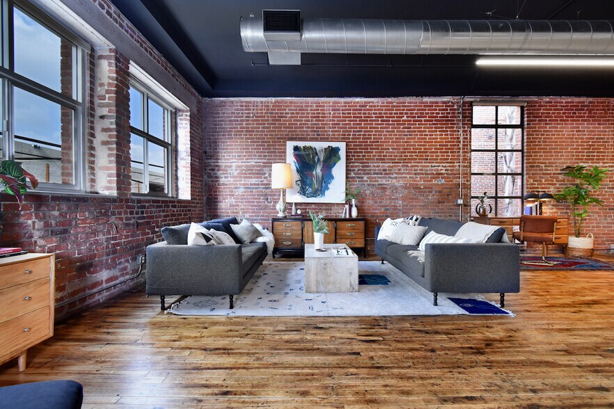 More Photos Of 500-530 Molino St, Los Angeles Office For Sale