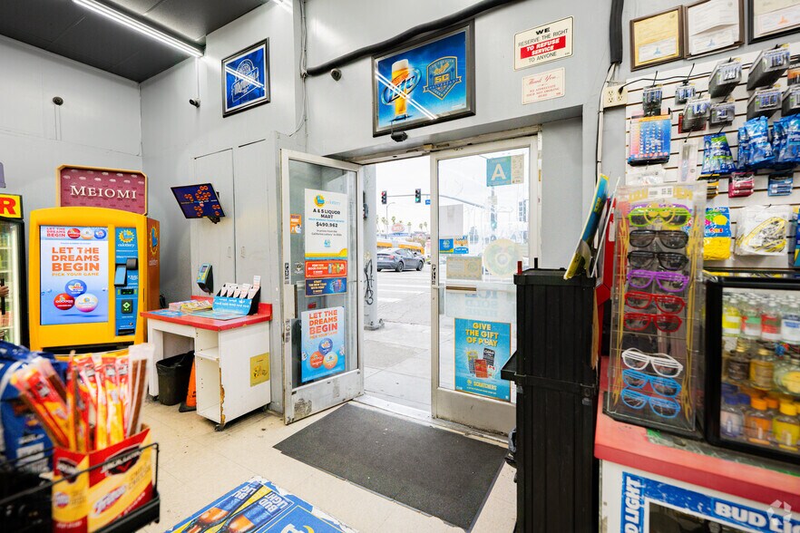 More Photos Of 3072-3084 W Pico Blvd, Los Angeles Storefront For Sale