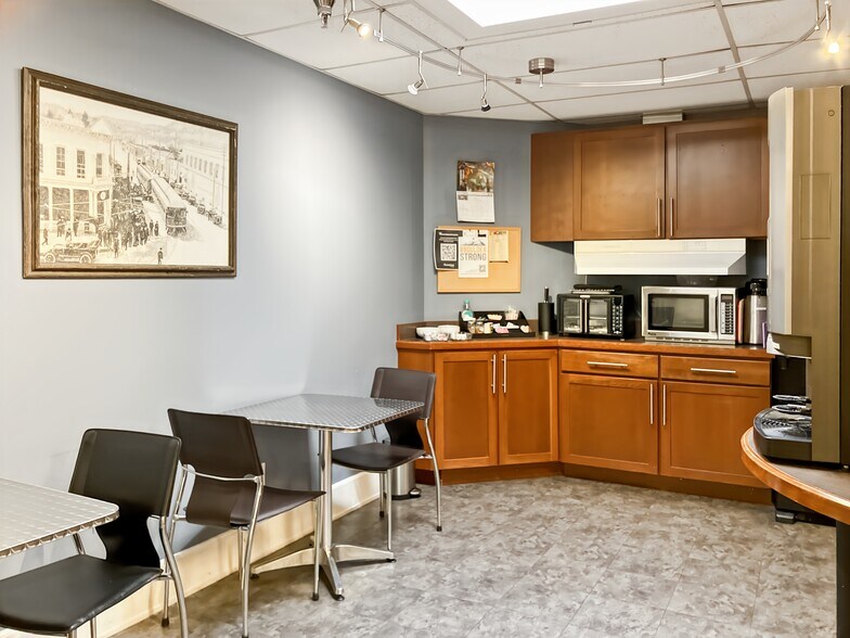 More Photos Of 1200 Pearl St, Boulder Coworking Space