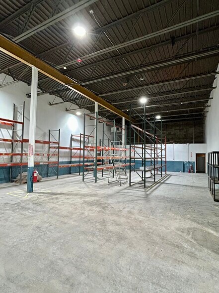More Photos Of 1144 Lexington Ave, Rochester Warehouse For Lease