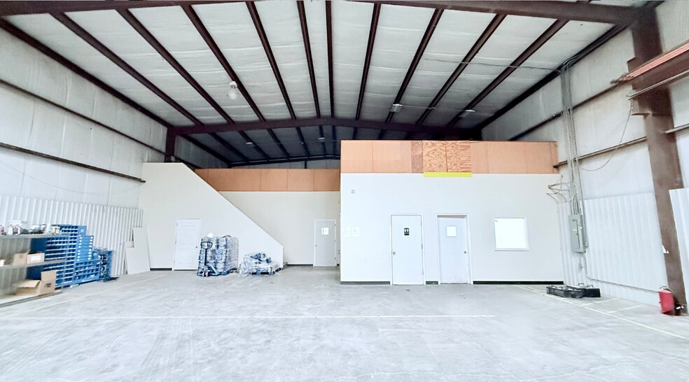 More Photos Of 8801 W County Road 127, Midland Warehouse For Lease