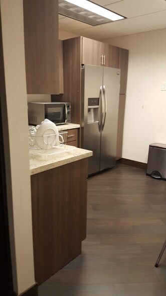 More Photos Of 3030-3050 NW 82nd Ave, Miami Showroom For Sale