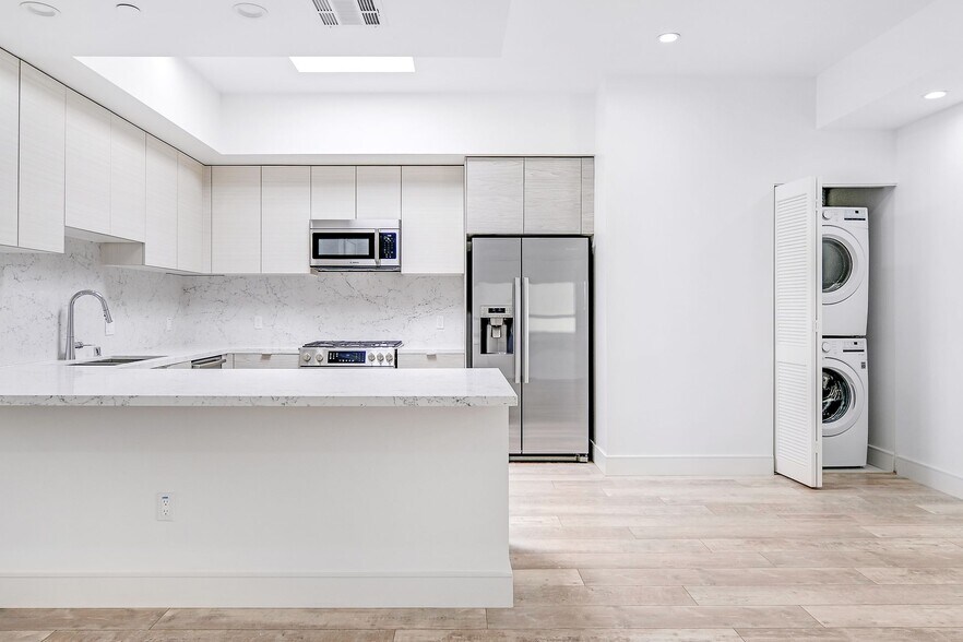 More Photos Of 1946 Overland Ave, Los Angeles Apartments For Sale