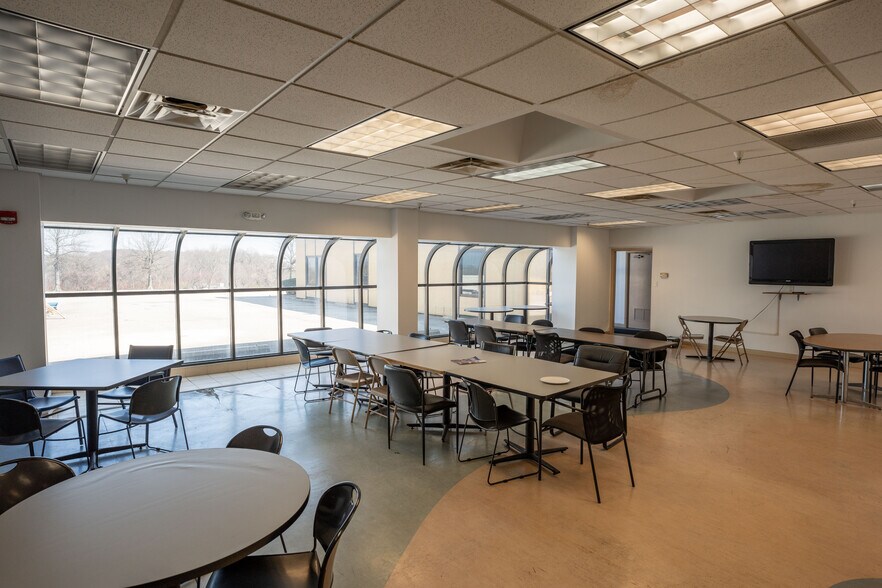 More Photos Of 501 Mosside Blvd, North Versailles Warehouse For Lease