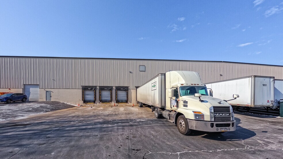 More Photos Of 7253 Grayson Rd, Harrisburg Warehouse For Lease