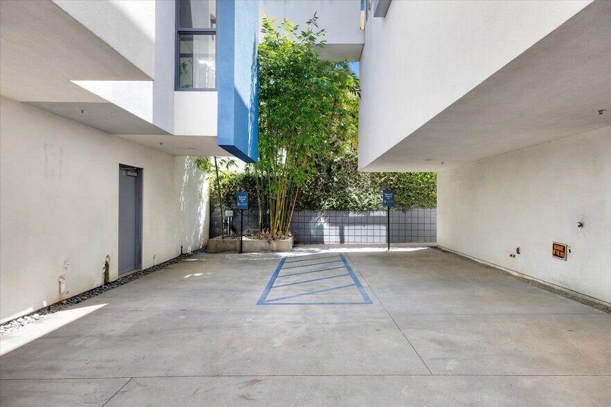More Photos Of 930-932 Manhattan Beach Blvd, Manhattan Beach Office Residential For Sale
