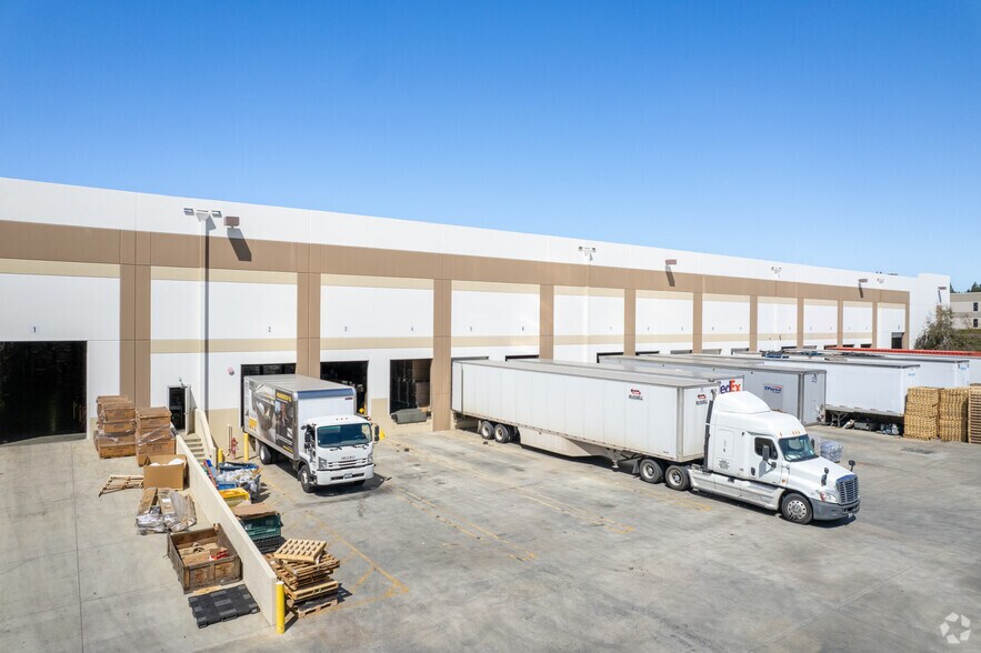 More Photos Of 3170-3172 Nasa St, Brea Warehouse For Lease