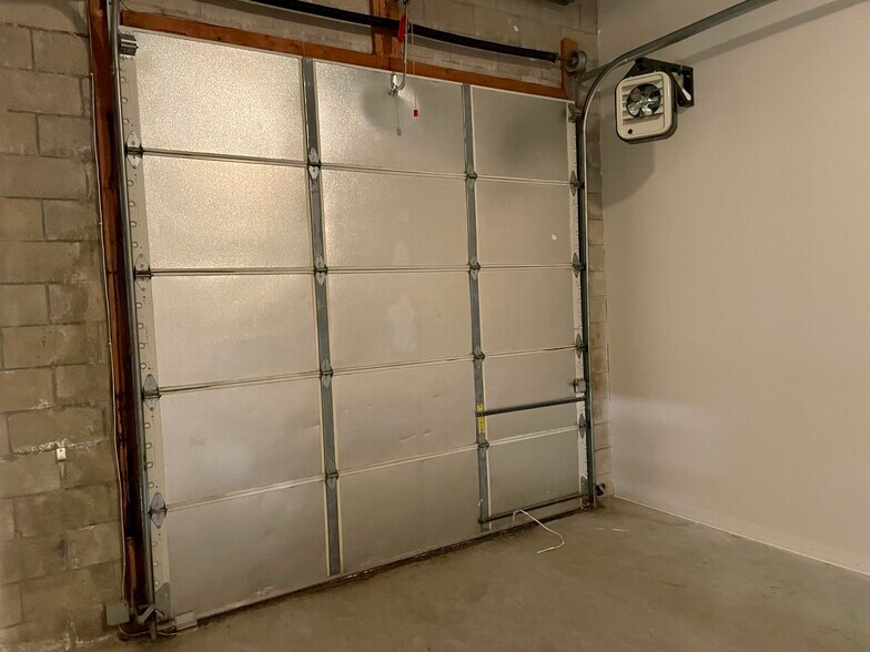 More Photos Of 20 Altieri Way, Warwick Flex For Lease