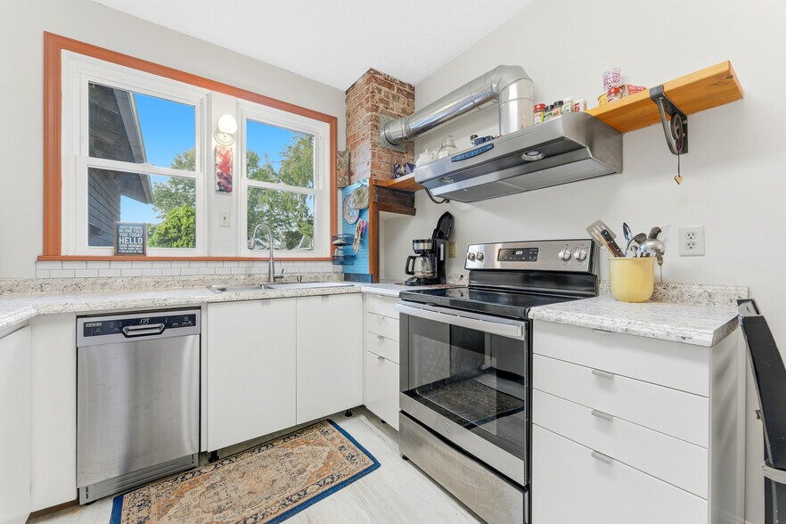 More Photos Of 320 Watts St, Morgantown Apartments For Sale