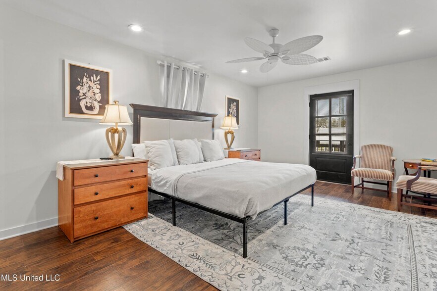 More Photos Of 647 Howard Ave, Biloxi Office Residential For Sale