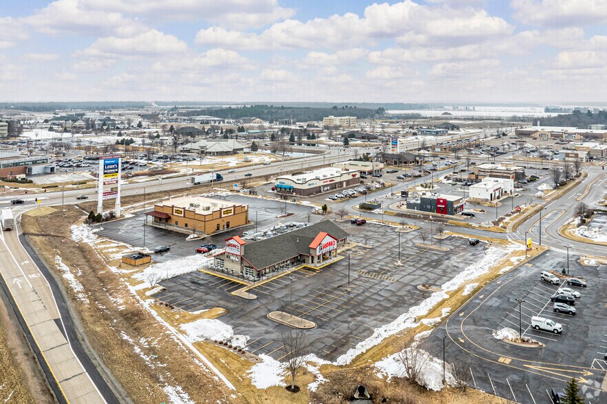 More Photos Of 1400 Commerce Pl, Plover General Retail For Sale