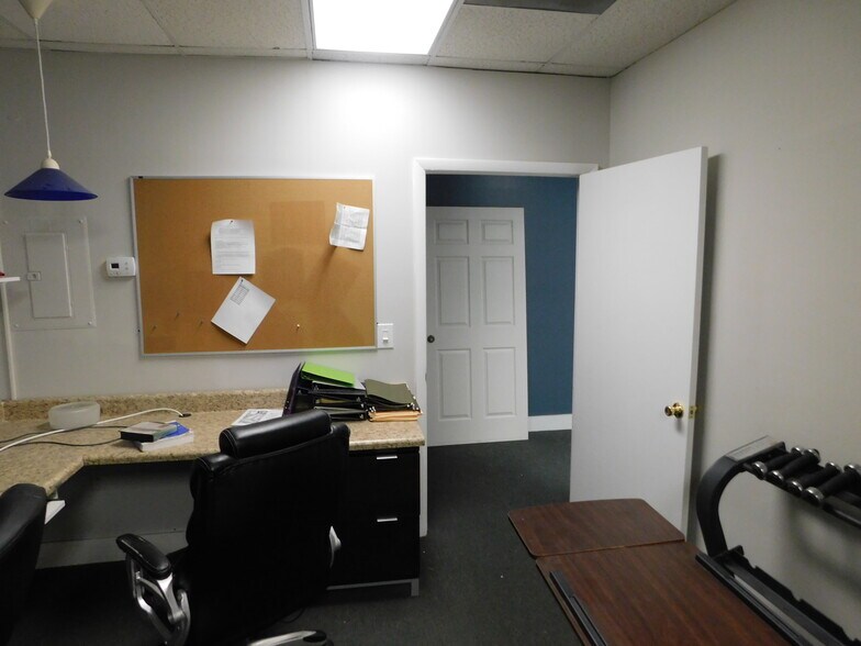 More Photos Of 120 E Pine St, Lakeland Office For Lease