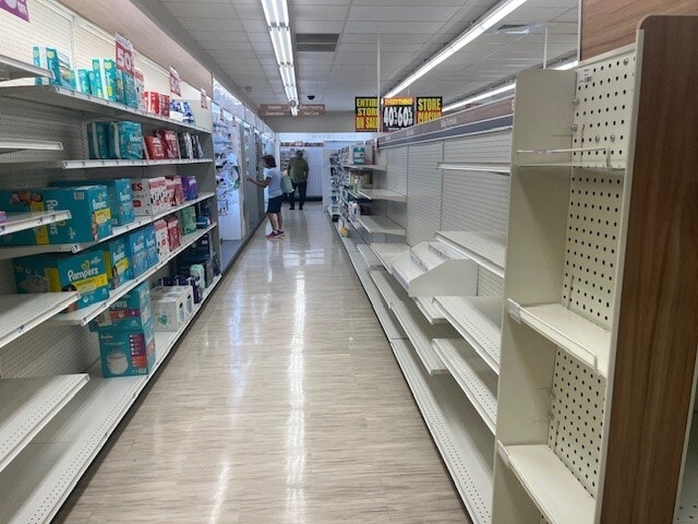 More Photos Of 1000-1032 E Cork St, Kalamazoo Unknown For Lease