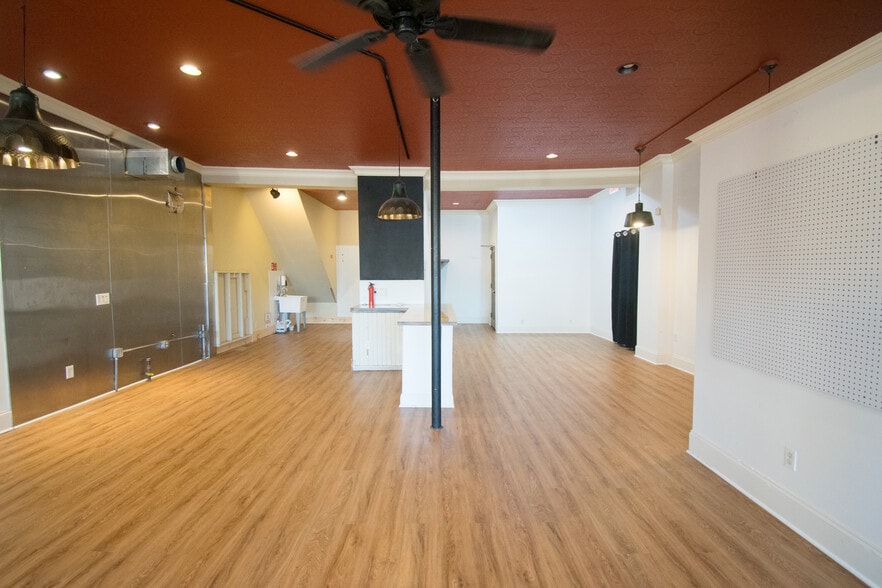 More Photos Of 3911 Rush Mendon Rd, Mendon Storefront Retail Residential For Lease