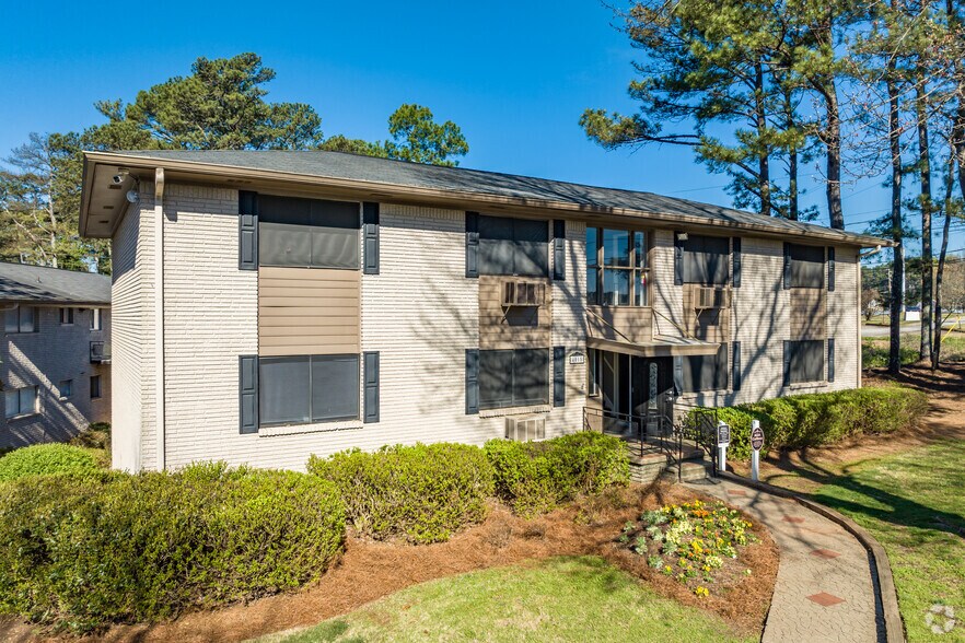Primary Photo Of 4015 Covington Hwy, Decatur Apartments For Sale