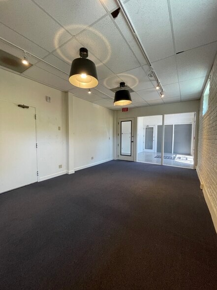 More Photos Of 2020 I St, Sacramento Storefront Retail Office For Lease