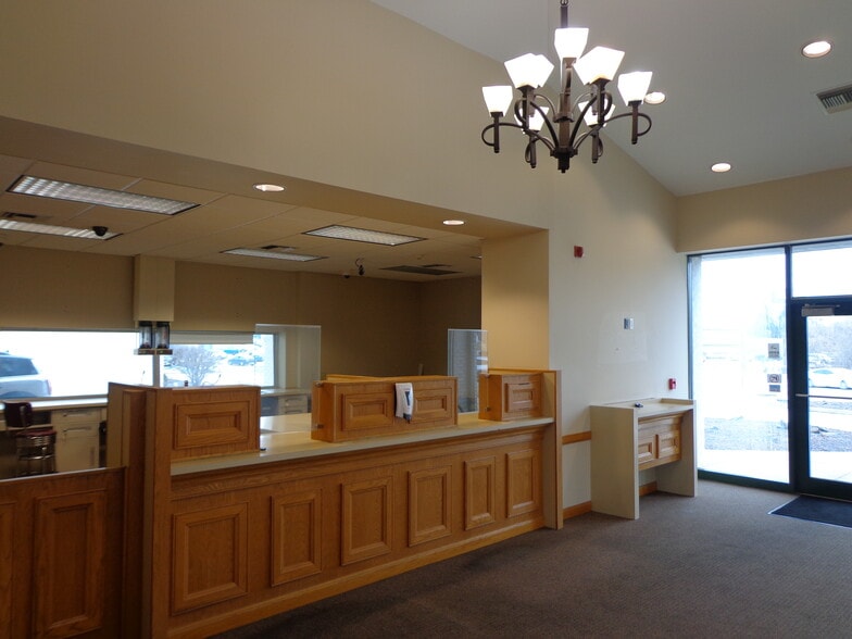 More Photos Of 101 N 36th St, Quincy General Retail For Lease