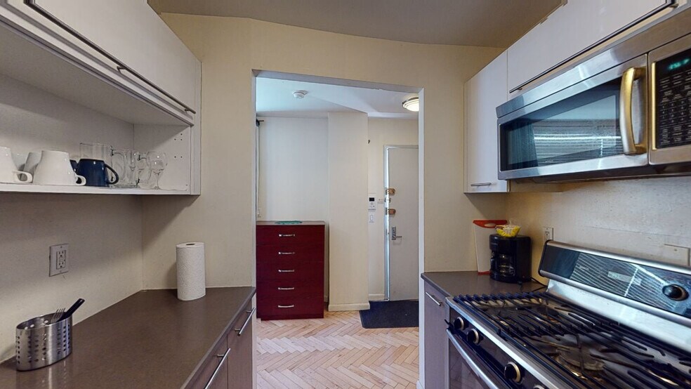 More Photos Of 518 Meeker Ave, Brooklyn Apartments For Sale
