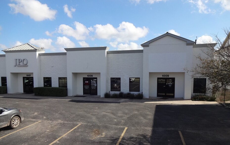 Primary Photo Of 720 E Edinburg Ave, Edcouch Storefront For Lease