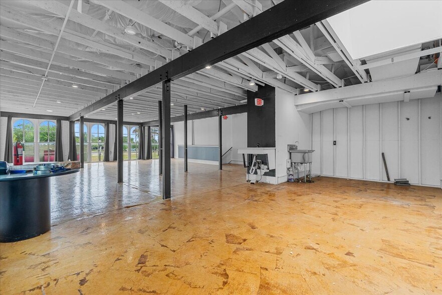 More Photos Of 117 East St, Hutto Loft Creative Space For Sale