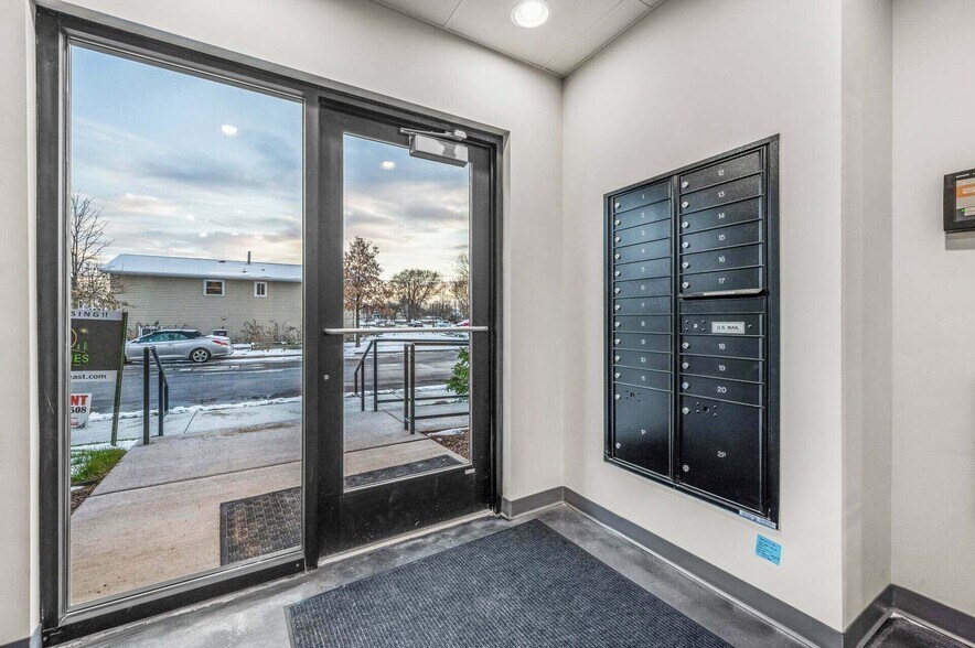 More Photos Of 907 Winter St NE, Minneapolis Apartments For Sale