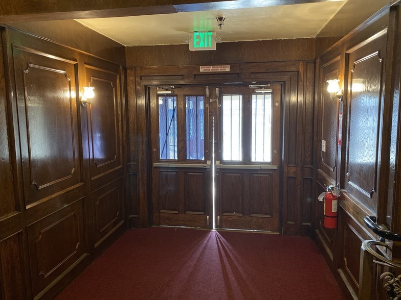 More Photos Of 2814 N Maroa Ave, Fresno General Retail For Sale