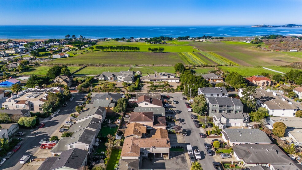 Primary Photo Of 466 Willow Ave, Half Moon Bay Apartments For Sale