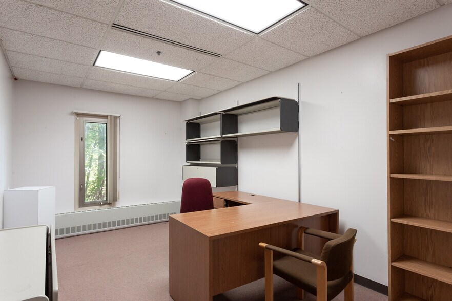 More Photos Of 1910 Association Dr, Reston Office For Lease