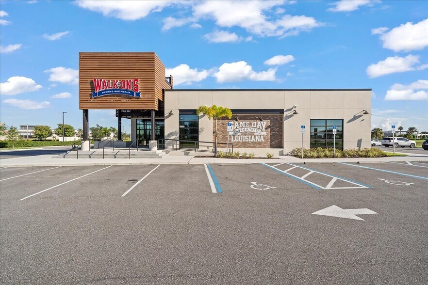 More Photos Of 8550 Napolo Dr, Melbourne Restaurant For Sale