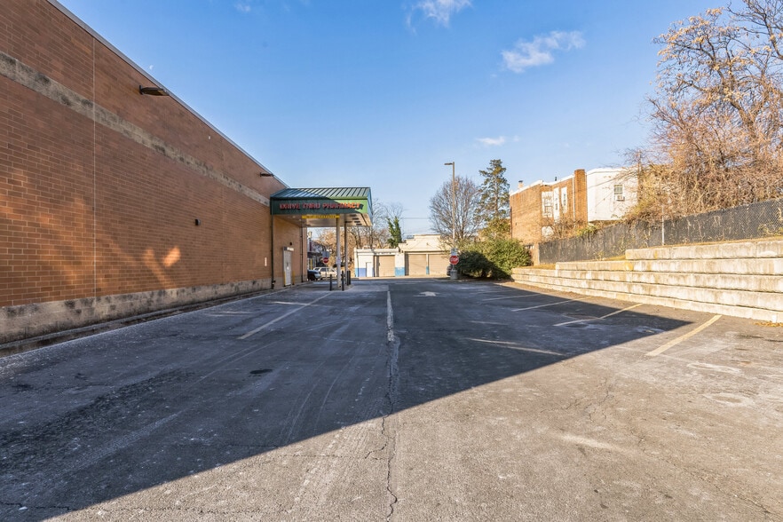 More Photos Of 300-318 N 63rd St, Philadelphia Drugstore For Lease