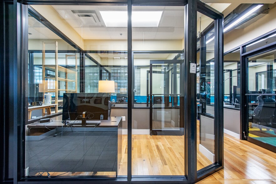 More Photos Of 156-160 19th St, Union City Office For Lease