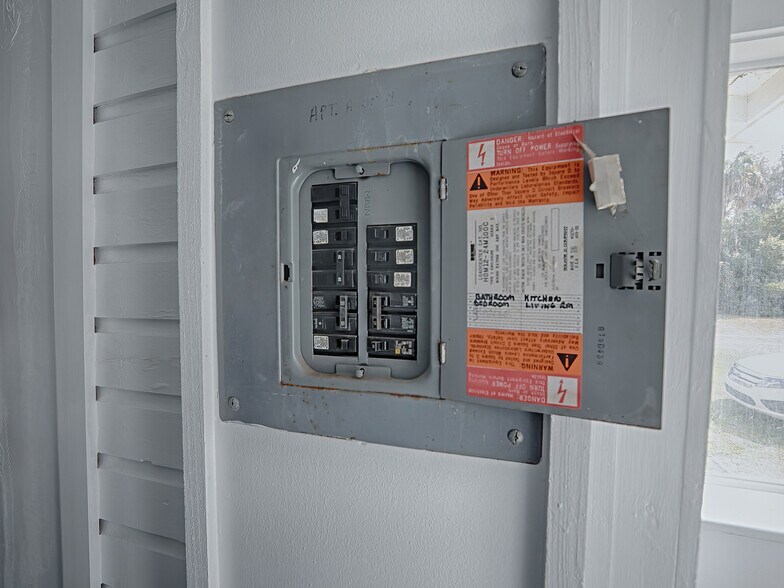 More Photos Of 422 E Citrus Ave, Eustis Multifamily For Sale