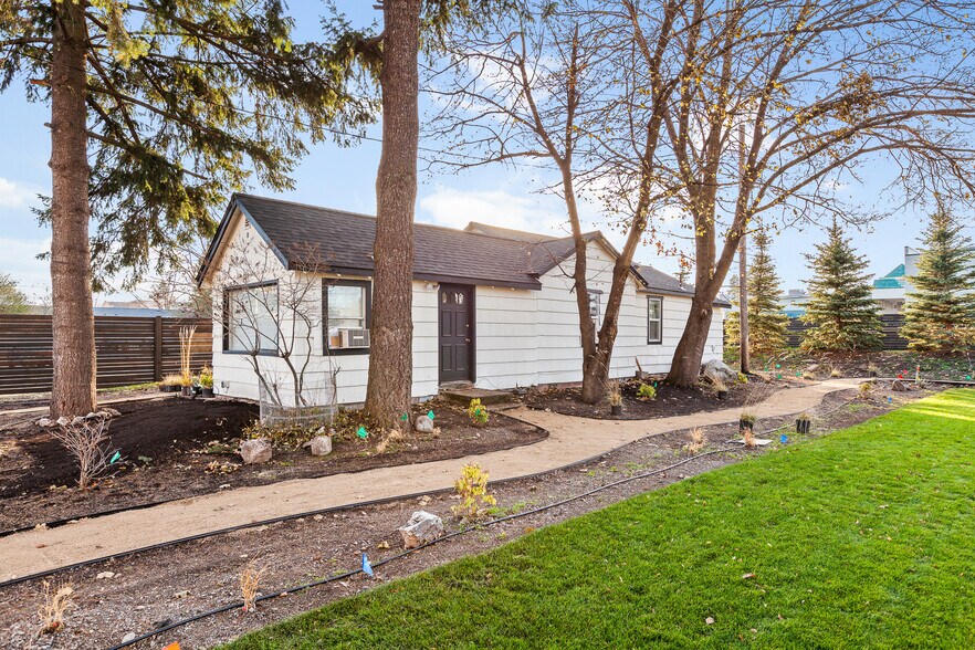 More Photos Of 9493 N Government Way, Hayden Office For Sale