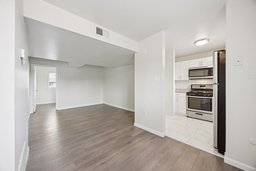 More Photos Of 601 Buttonwood Ave, Maple Shade Township Apartments For Sale