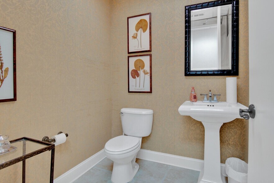 More Photos Of 6200 Metrowest Blvd, Orlando Office For Lease