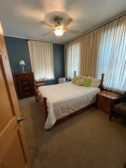 More Photos Of 302-304 S River Park Dr, Guttenberg Apartments For Sale