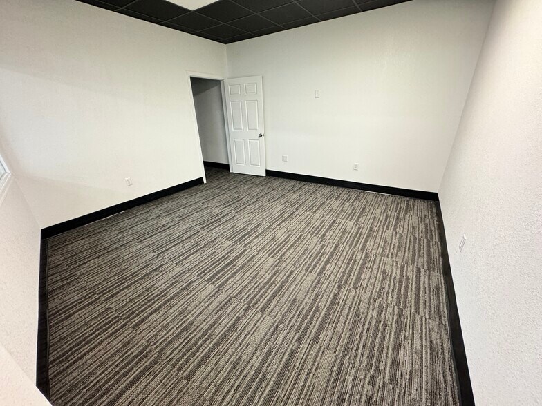 More Photos Of 1249 N Orange Ave, Orlando General Retail For Lease