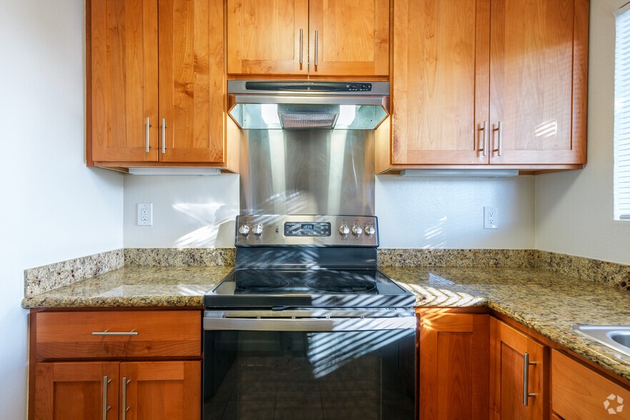 More Photos Of 900 Alvarez Ave, Pinole Apartments For Sale