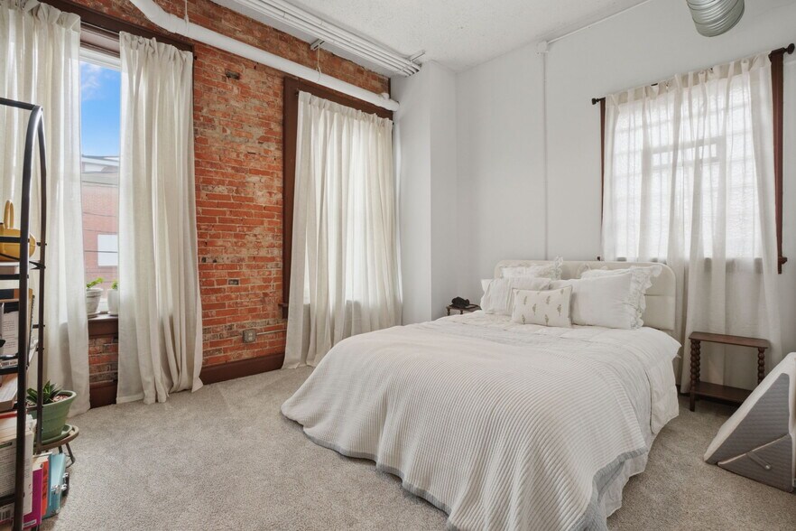 More Photos Of 4126 E Erie St, Willoughby Office For Sale