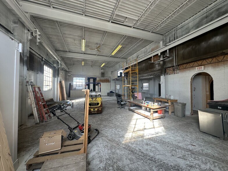 More Photos Of 1959 Sterling Ave NW, Grand Rapids Manufacturing For Lease