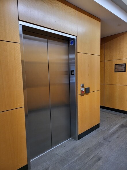 More Photos Of 20377 Acacia St, Newport Beach Office For Lease