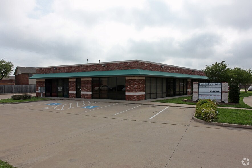 More Photos Of 201 Amanda Ln, Waxahachie Medical For Lease