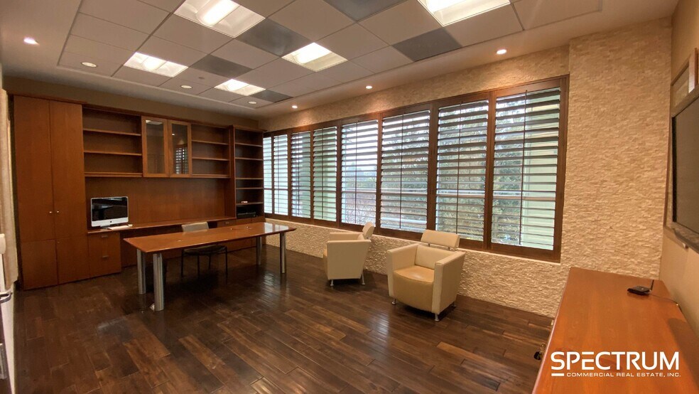 More Photos Of 19835-19839 Nordhoff St, Northridge Office For Lease